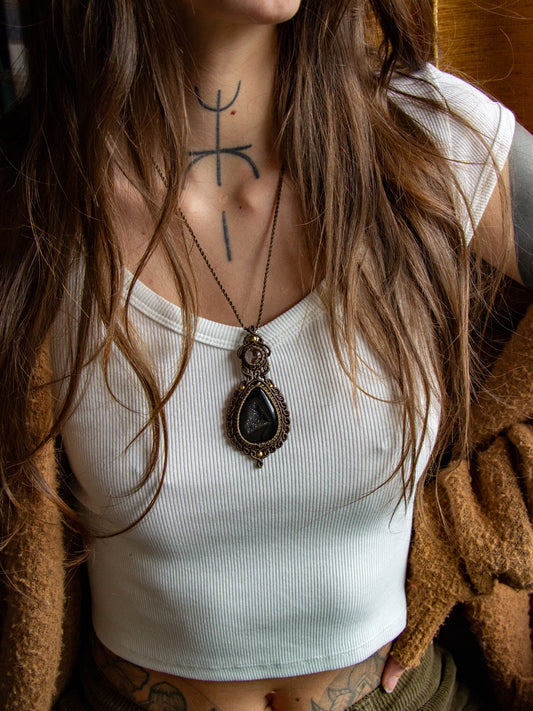 Garden Quartz & Black Onyx macrame necklace