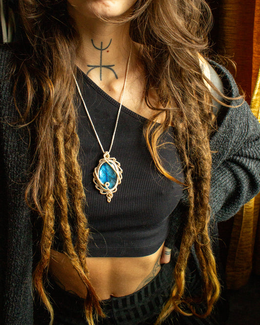Labradorite • macrame necklace