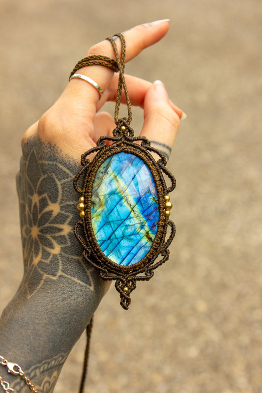 Labradorite • macrame necklace