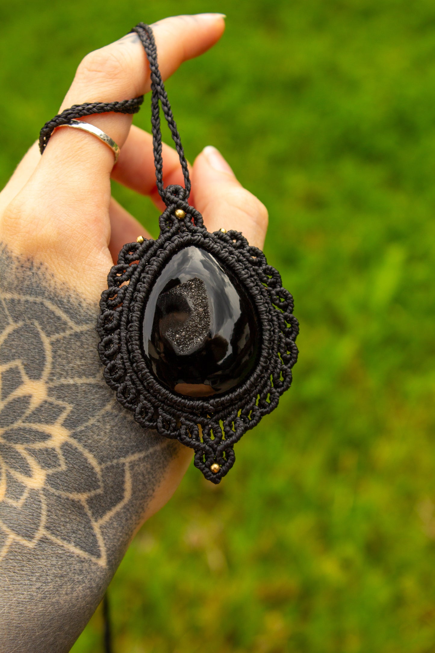 Druzy Onyx • macrame necklace