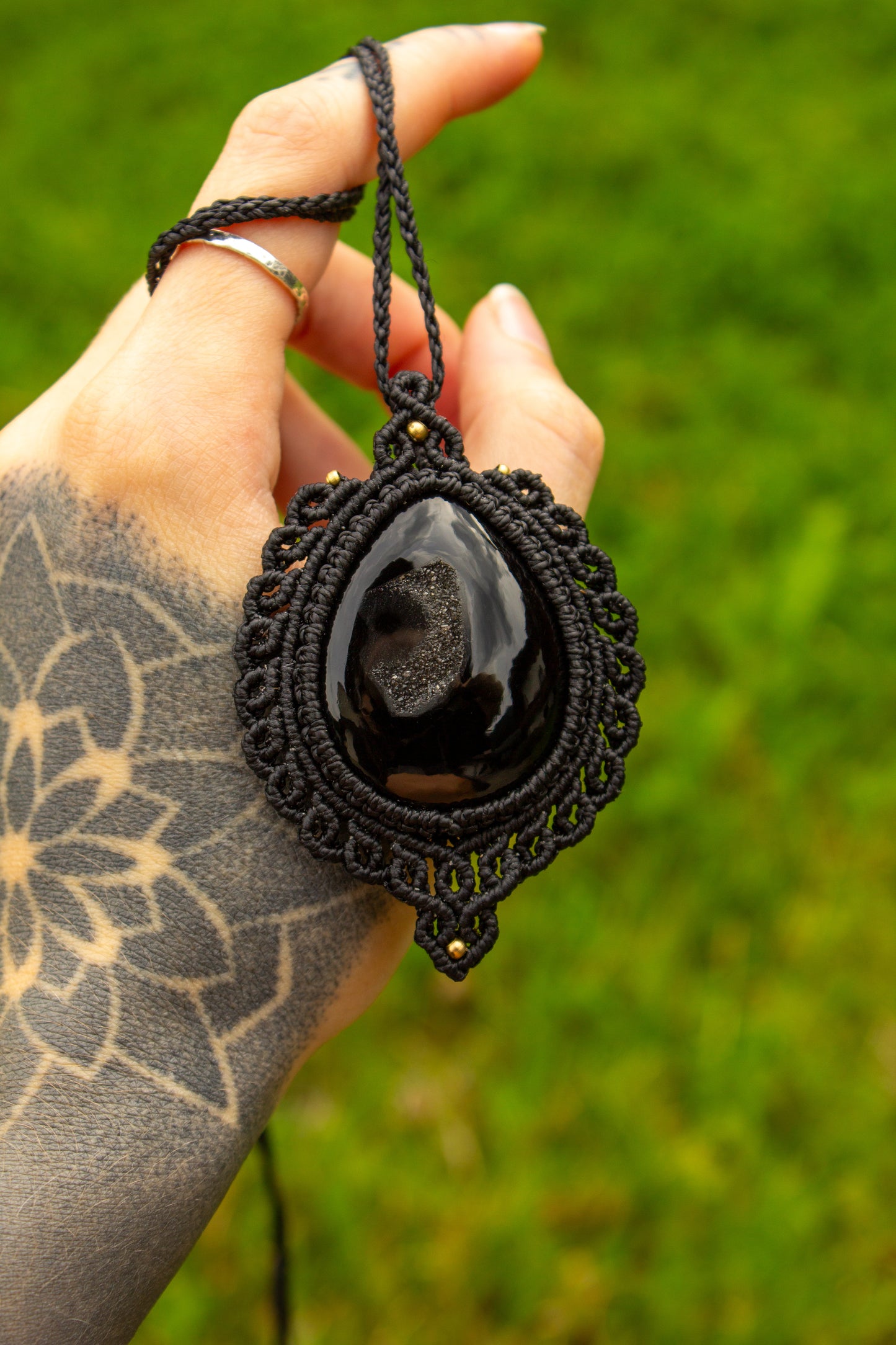 Druzy Onyx • macrame necklace