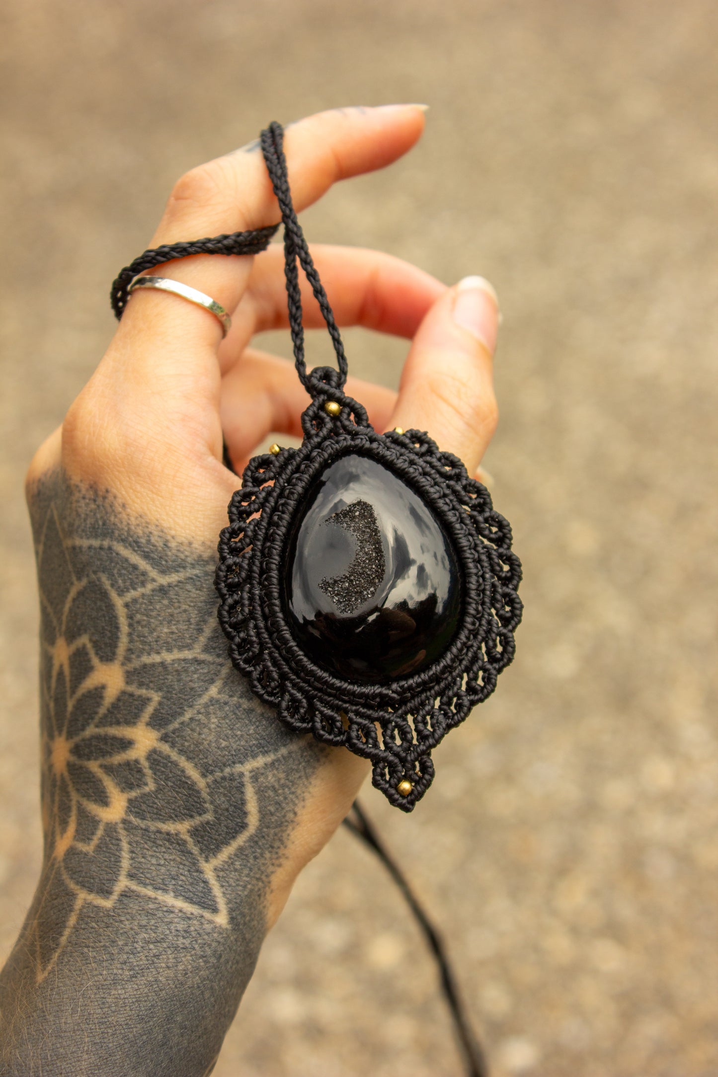 Druzy Onyx • macrame necklace