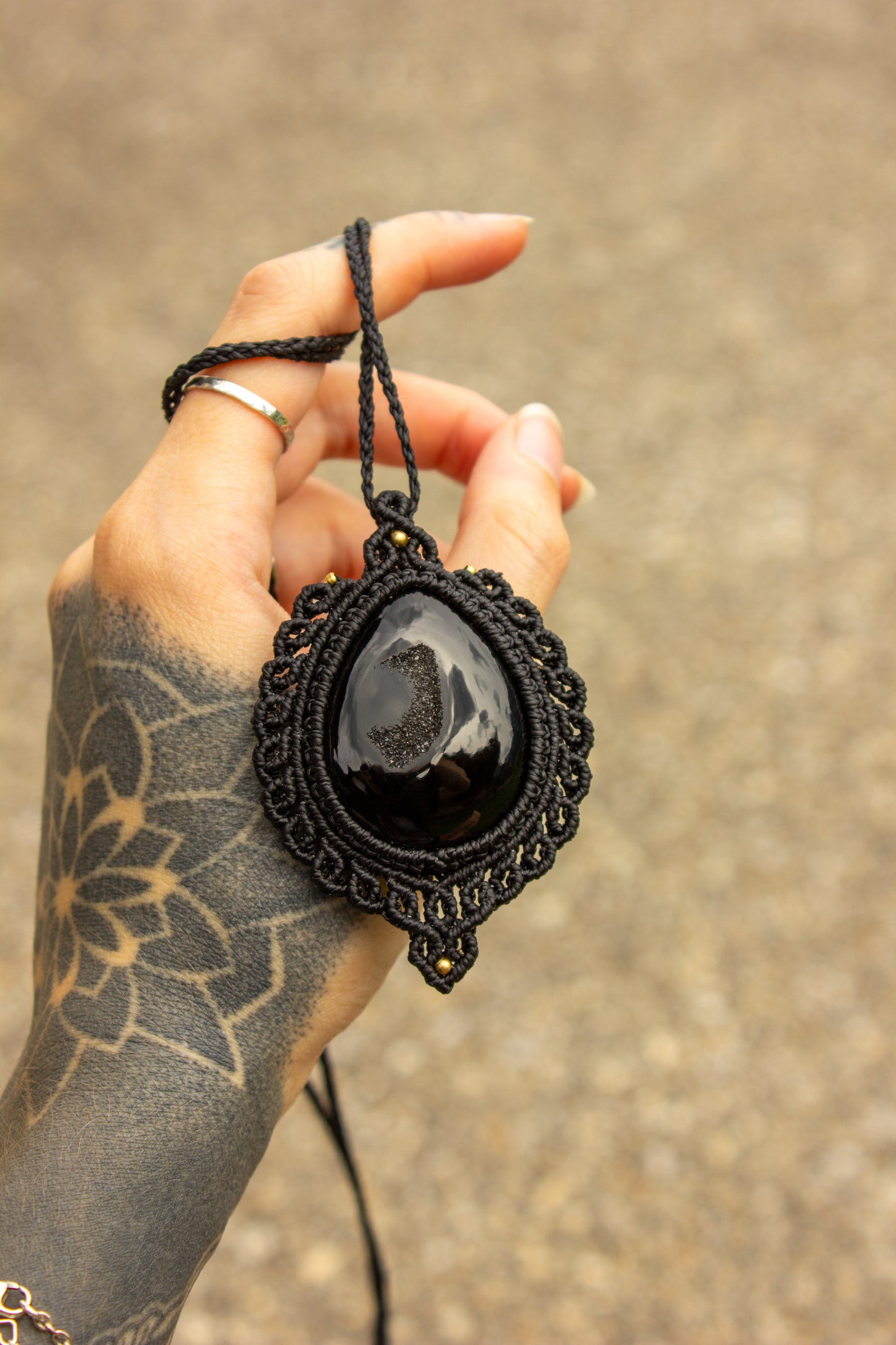 Druzy Onyx • macrame necklace
