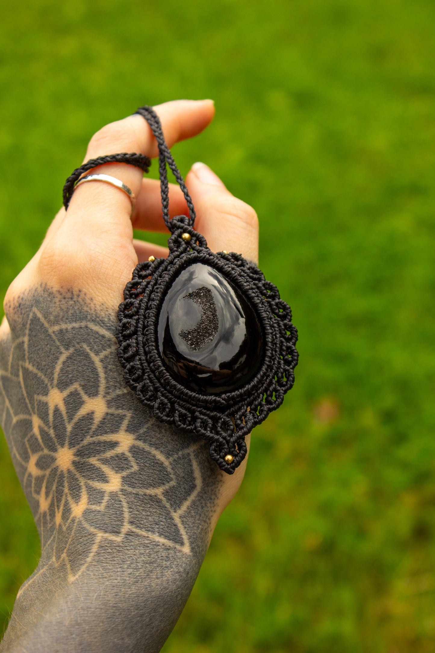 Druzy Onyx • macrame necklace