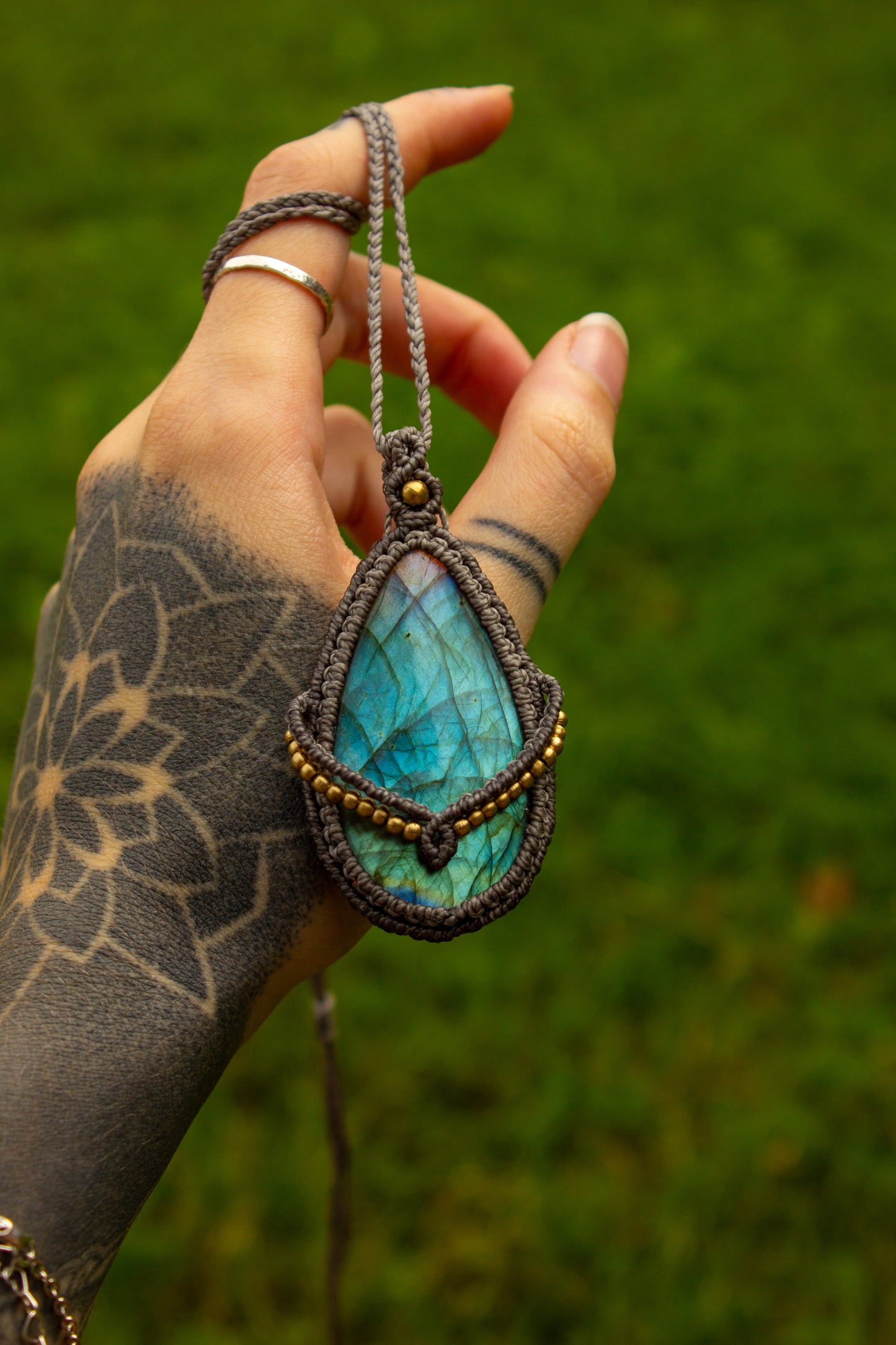 Labradorite • macrame necklace