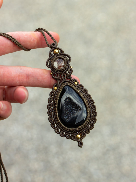 Garden Quartz & Black Onyx macrame necklace