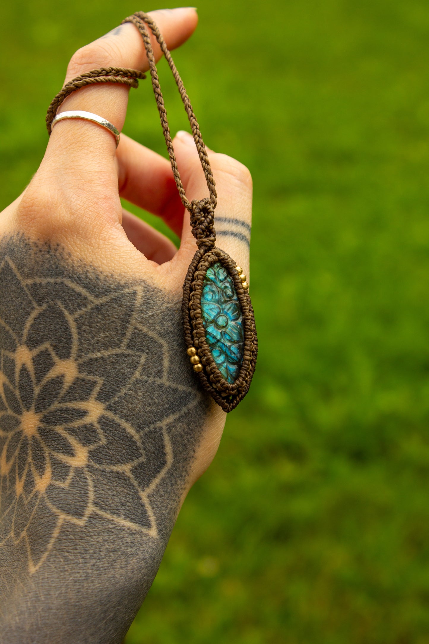 Labradorite • macrame necklace