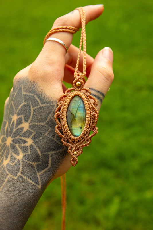 Labradorite • macrame necklace