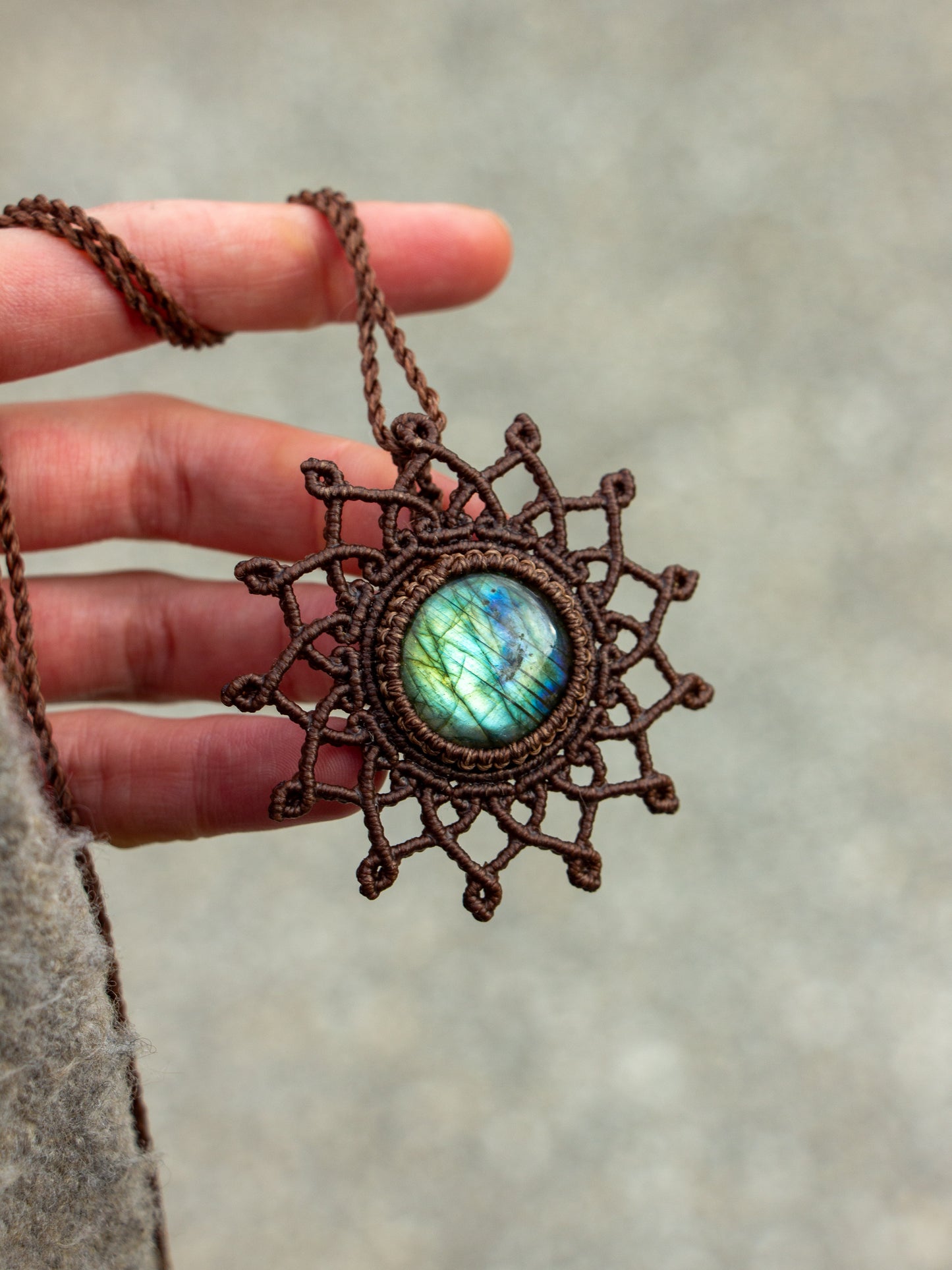 Labradorite macrame necklace