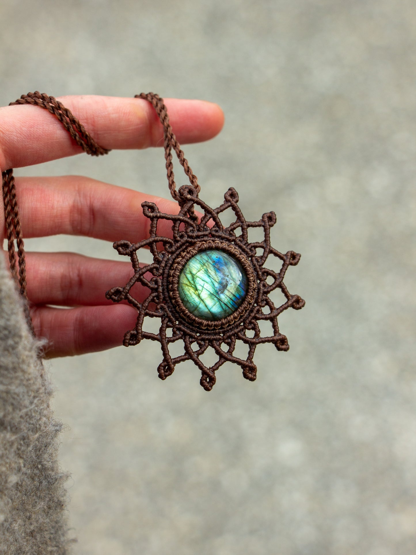 Labradorite macrame necklace