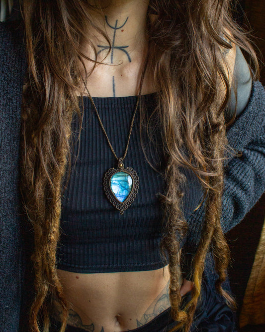 Labradorite • macrame necklace
