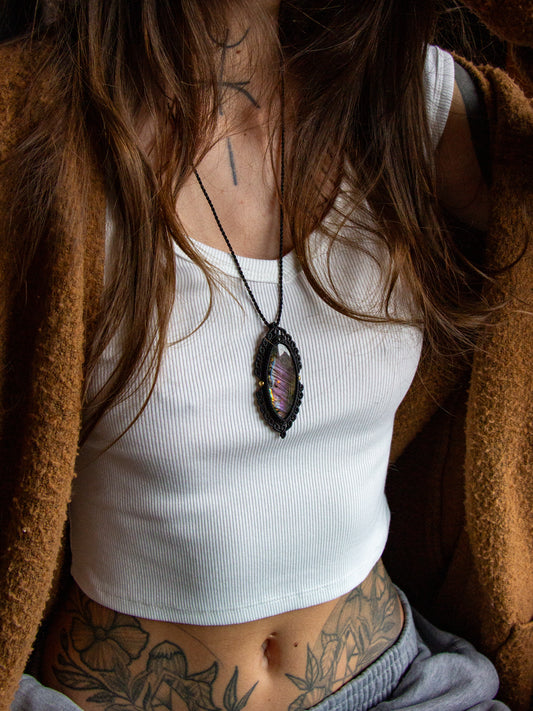 Labradorite macrame necklace
