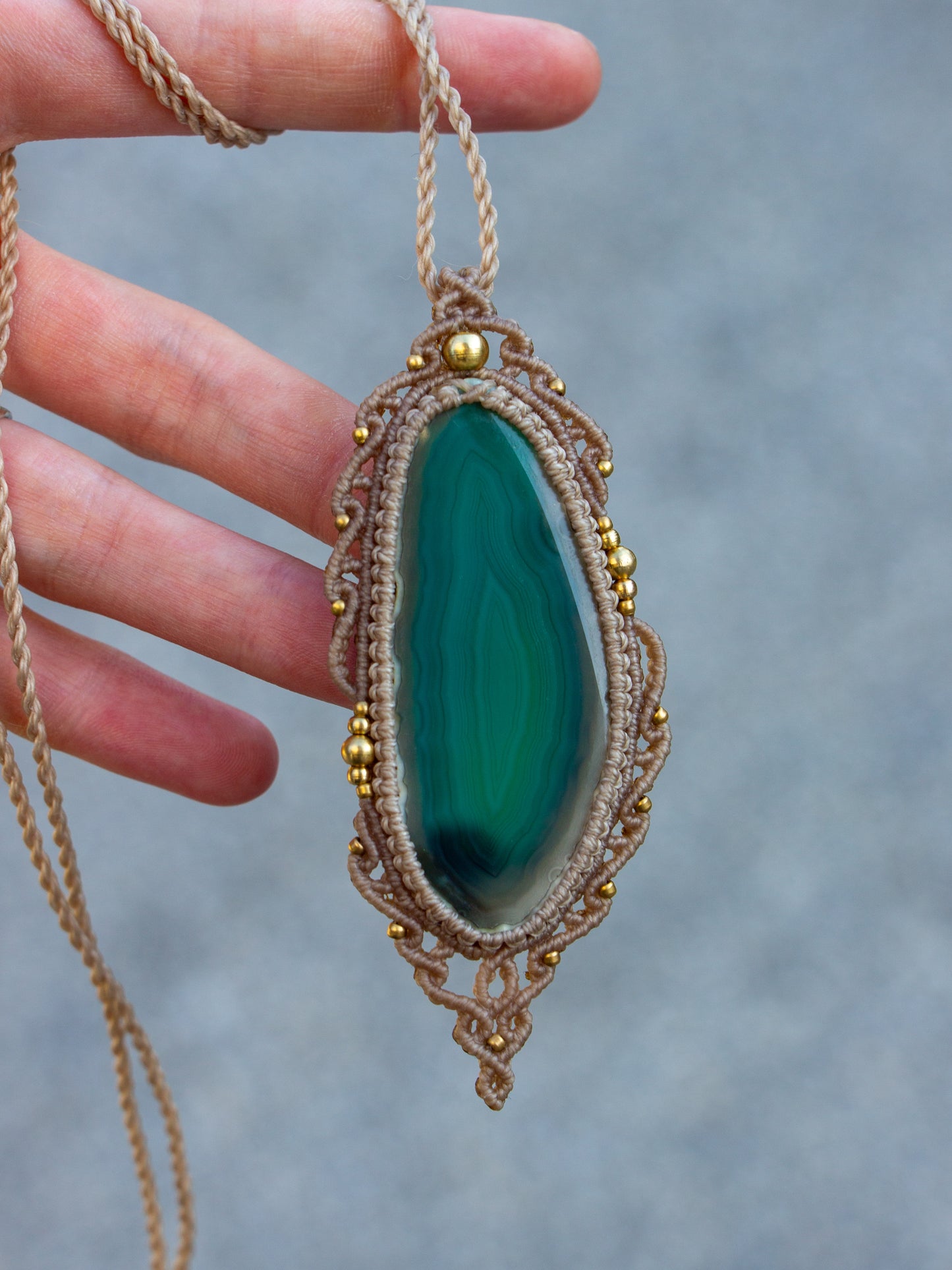 Agate macrame necklace