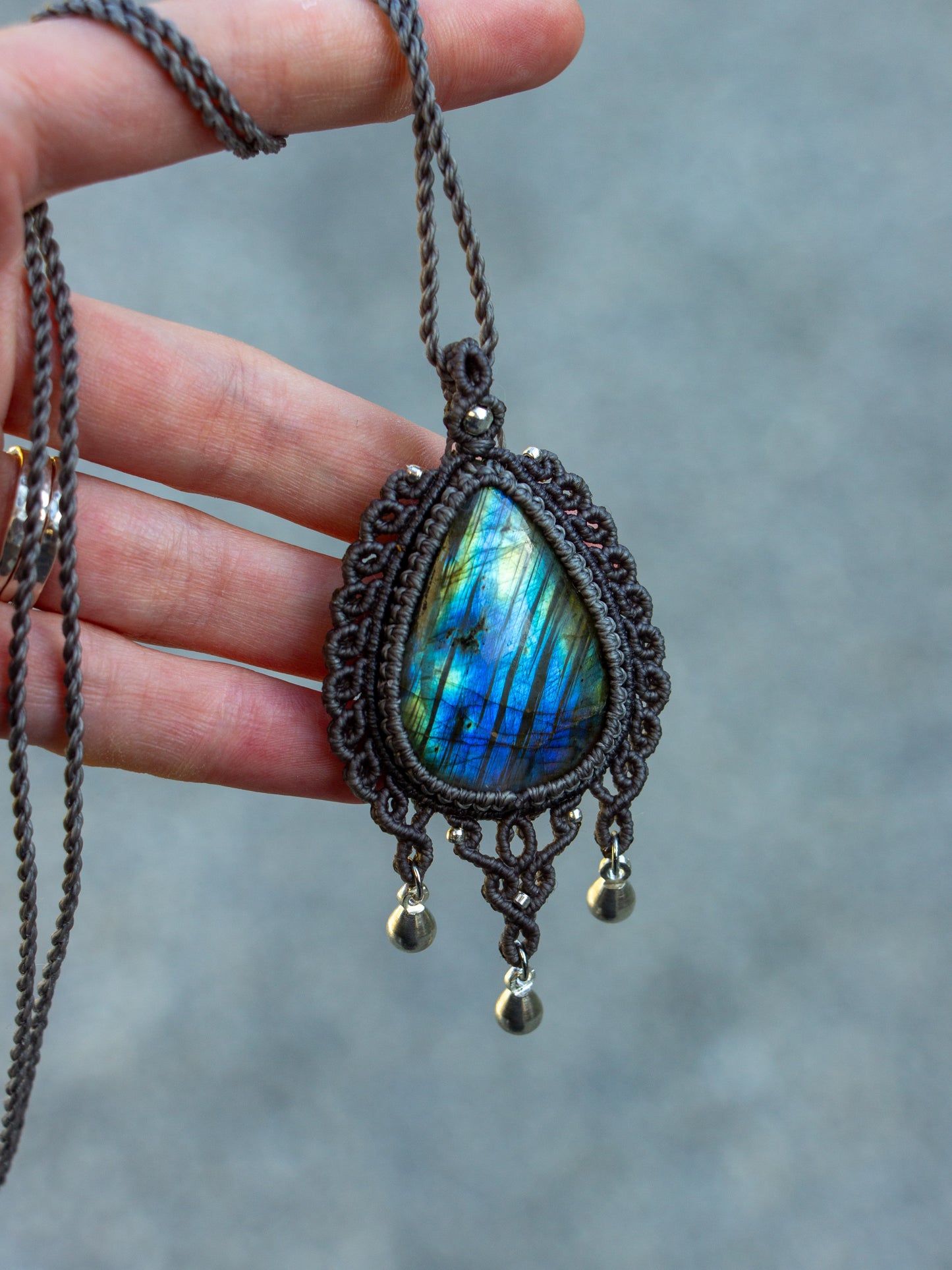 Labradorite macrame necklace