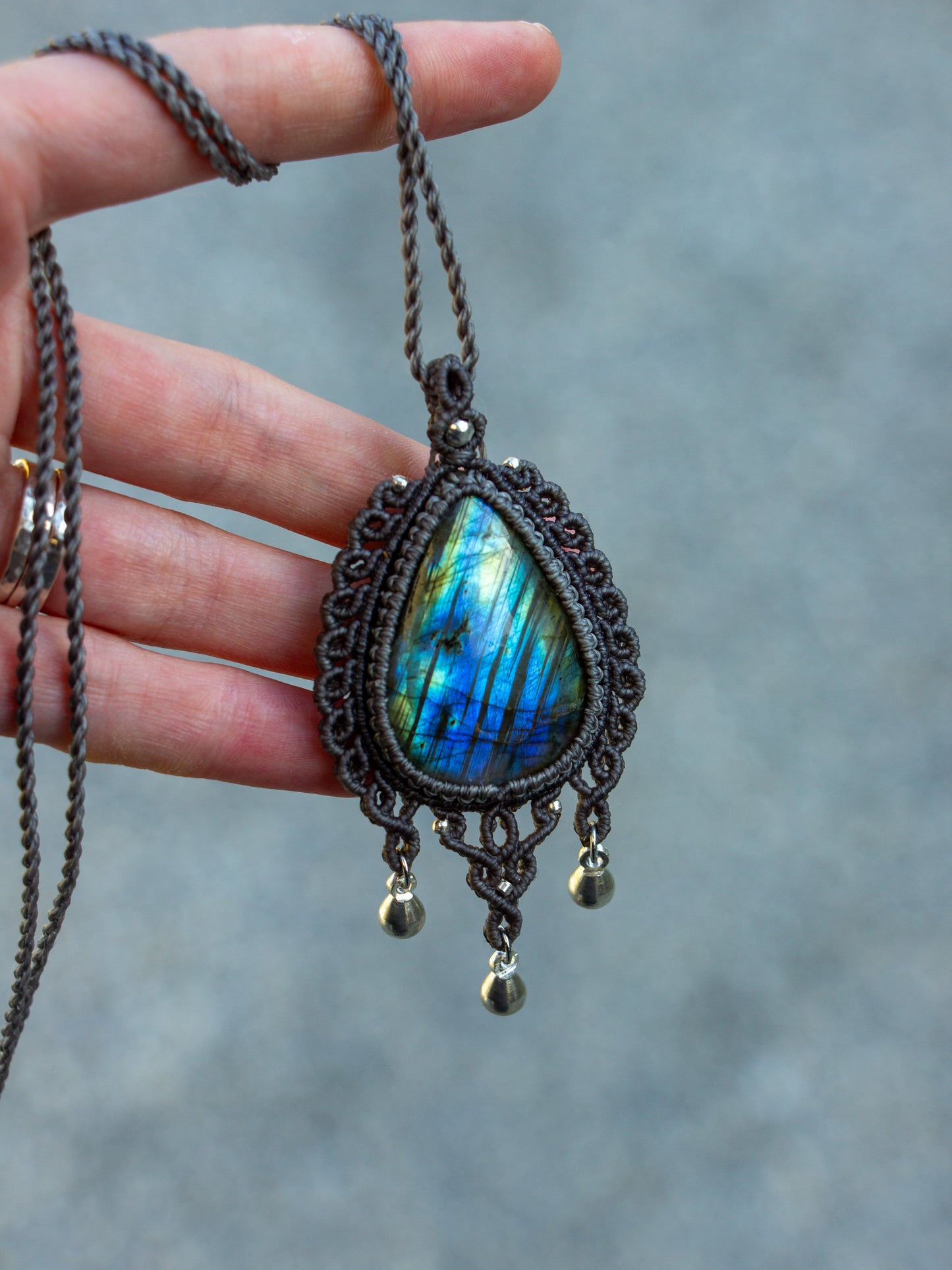 Labradorite macrame necklace