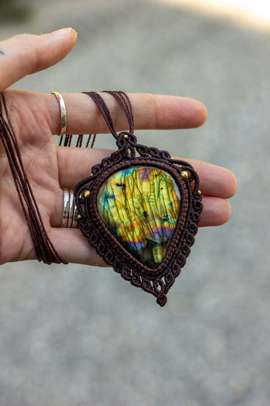 Labradorite macrame necklace