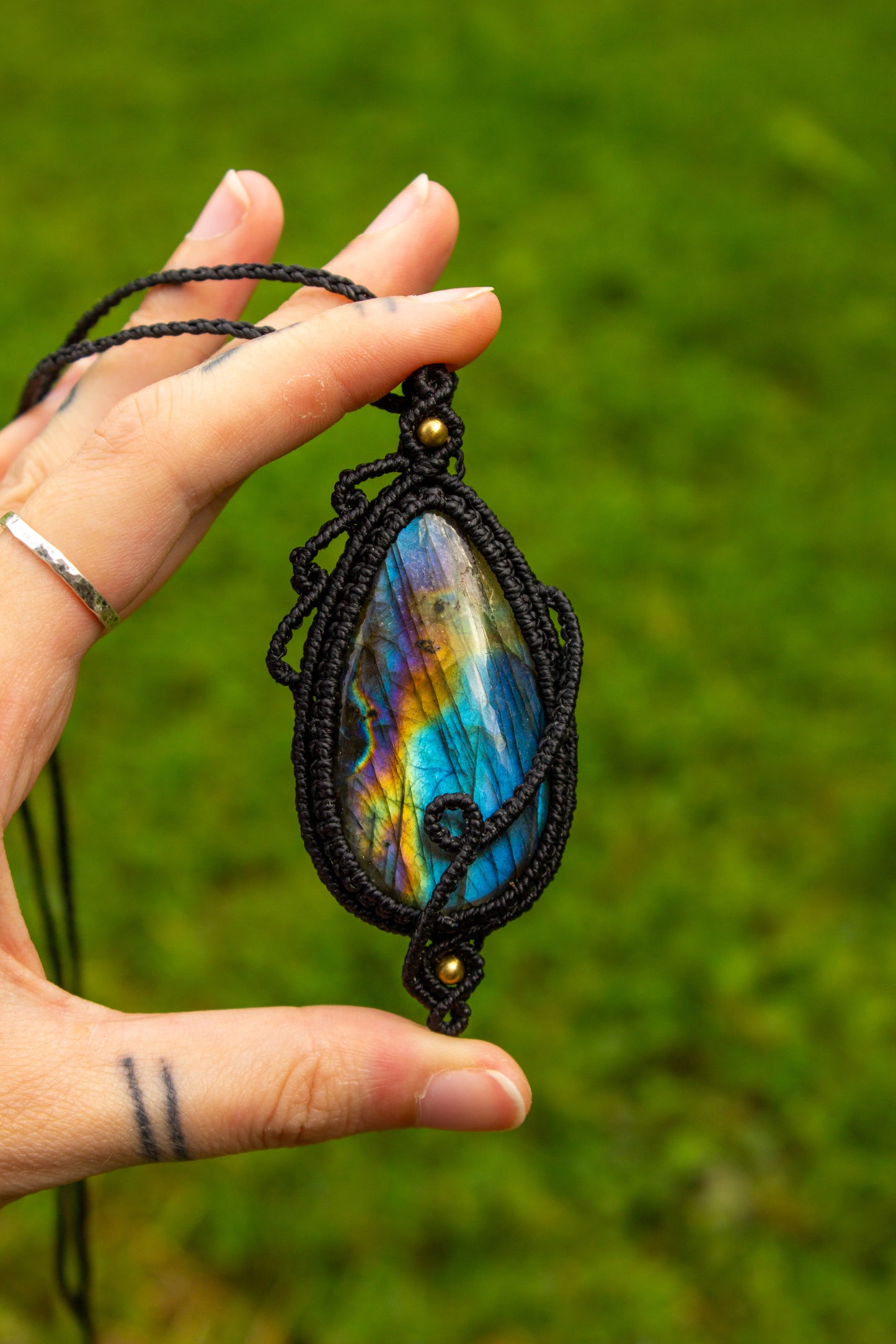 Labradorite • macrame necklace