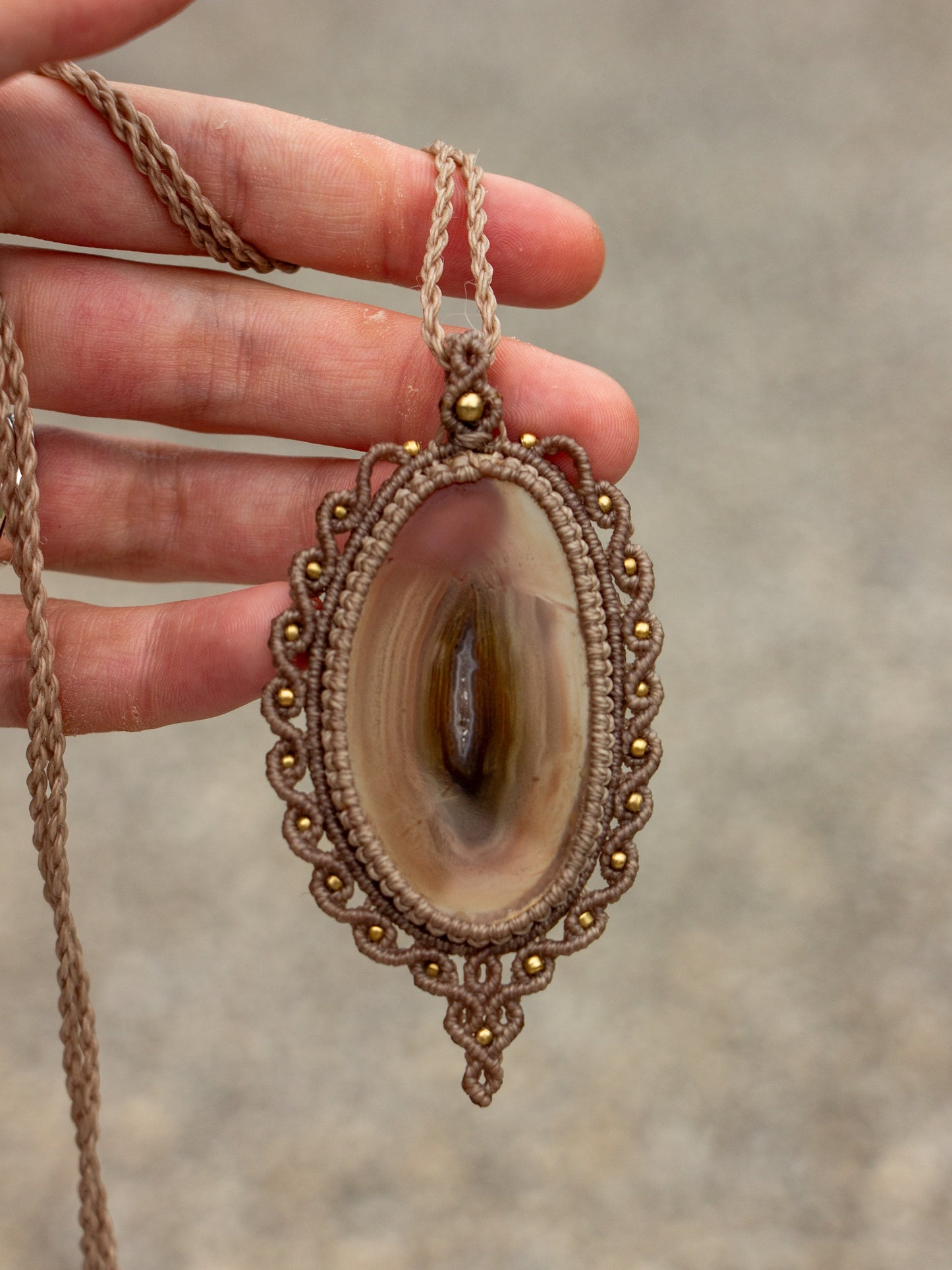 Agate macrame necklace