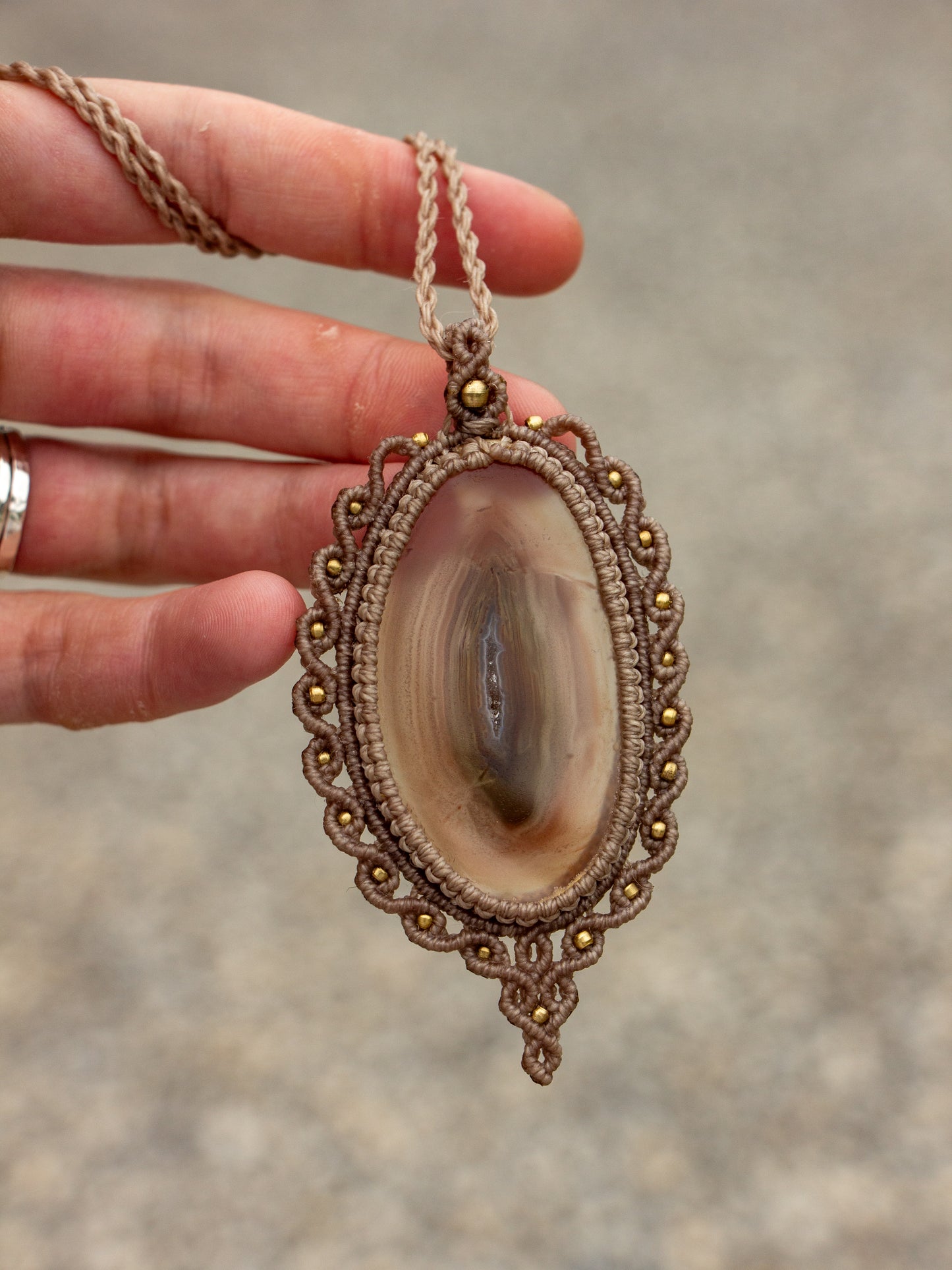 Agate macrame necklace