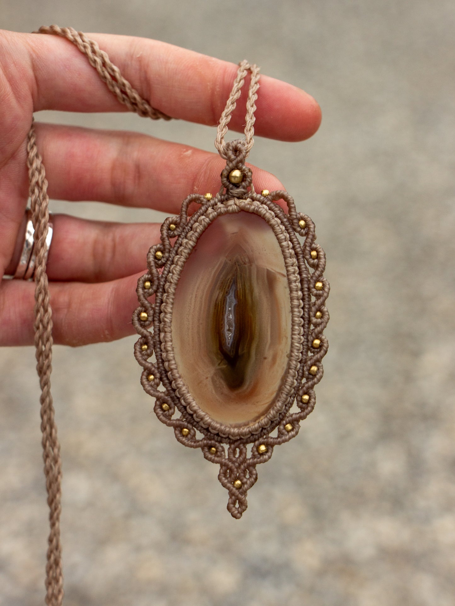 Agate macrame necklace
