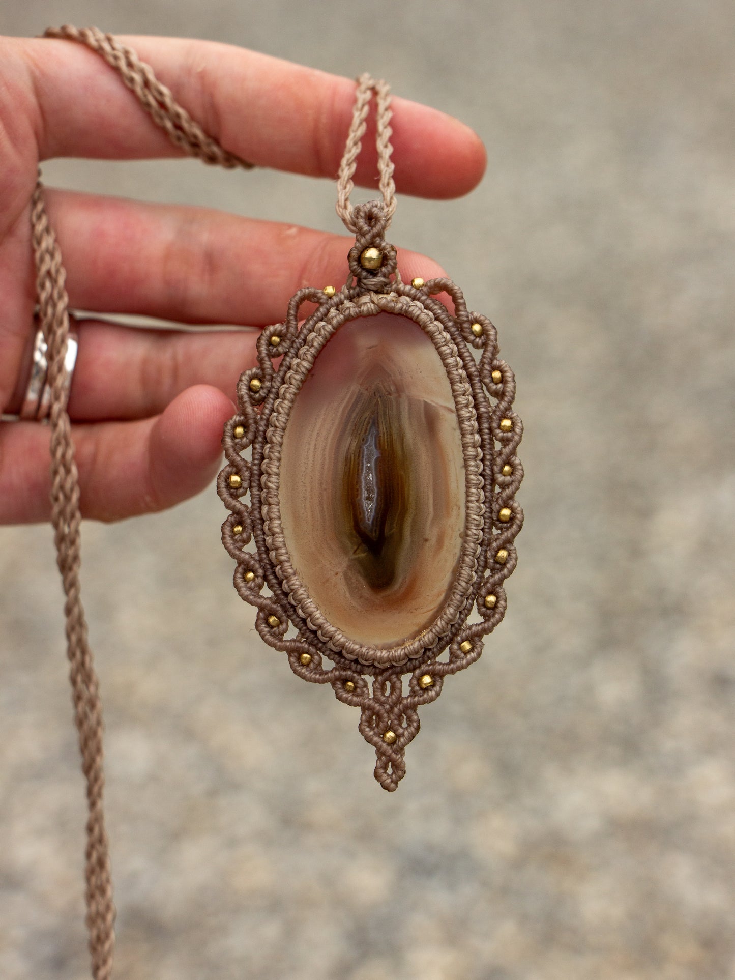 Agate macrame necklace