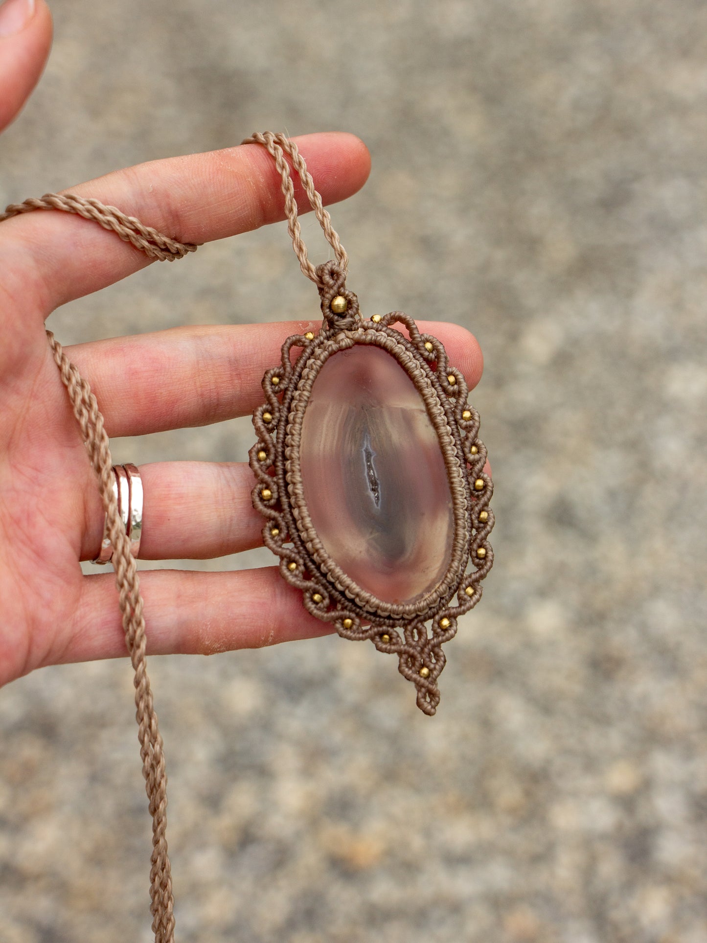 Agate macrame necklace