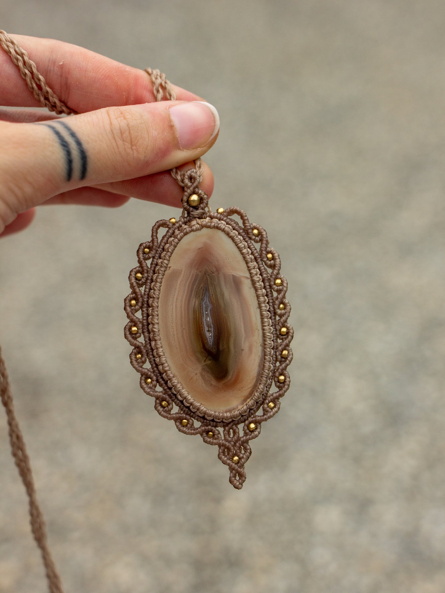 Agate macrame necklace