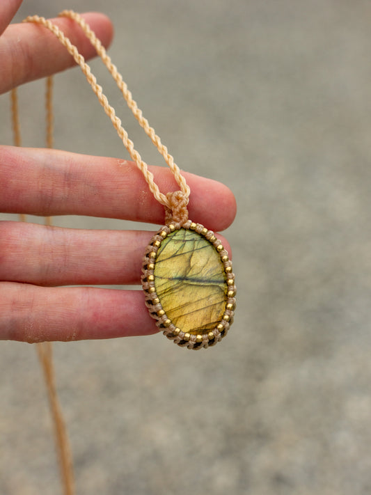 Labradorite macrame necklace