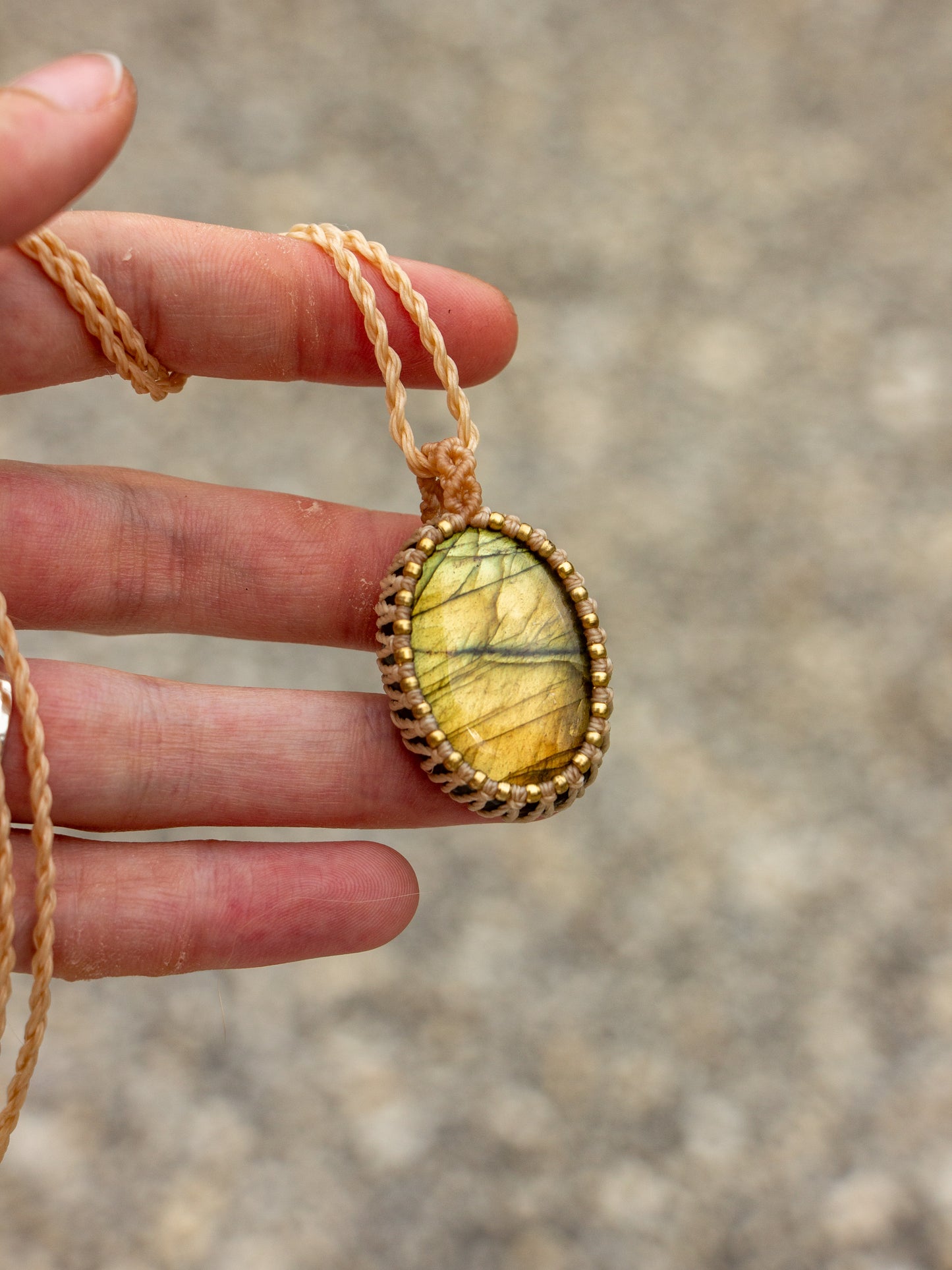 Labradorite macrame necklace