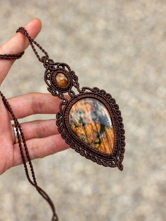 Sunstone & Labradorite macrame necklace