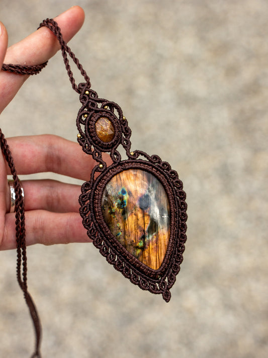 Sunstone & Labradorite macrame necklace