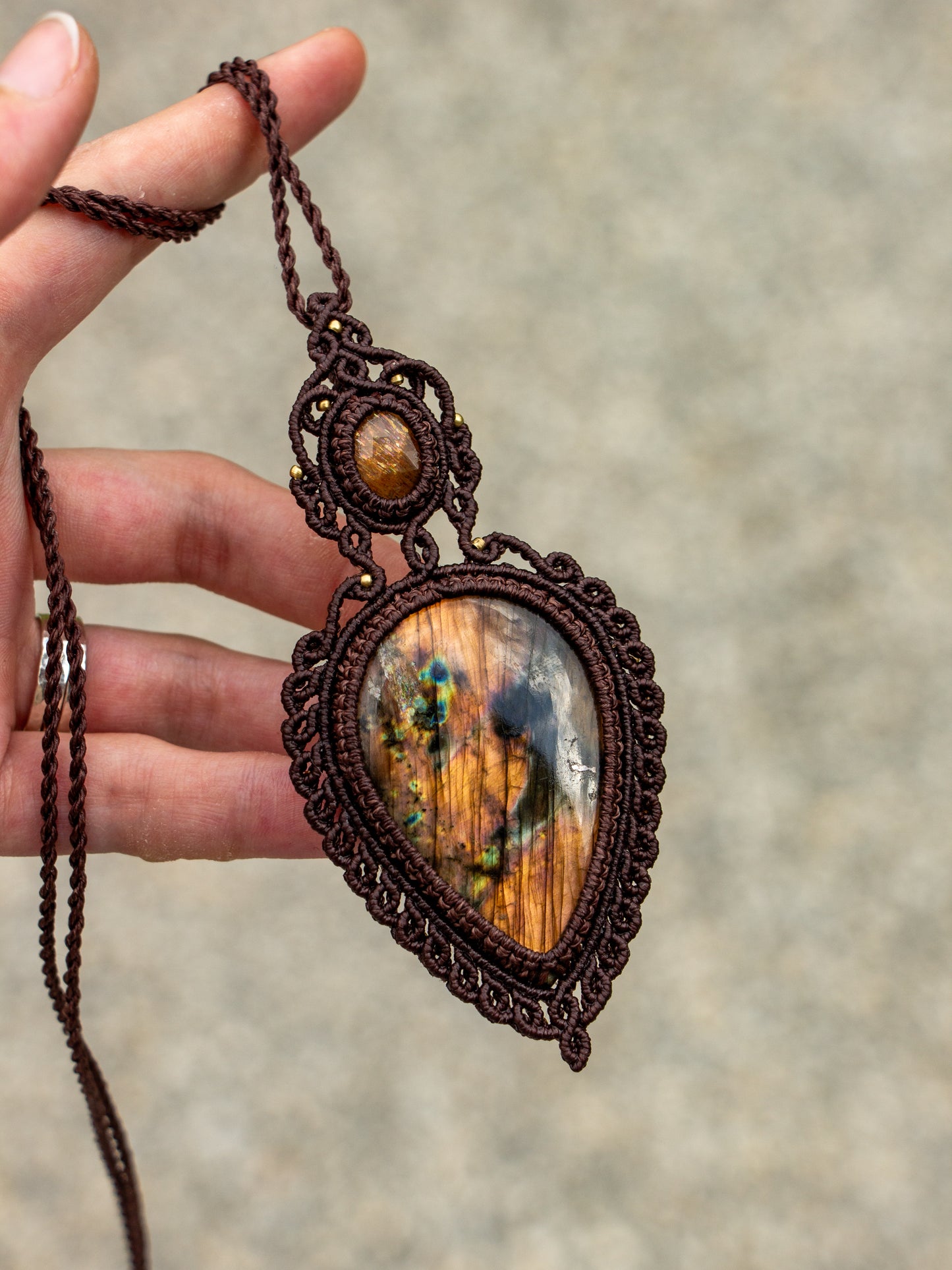 Sunstone & Labradorite macrame necklace