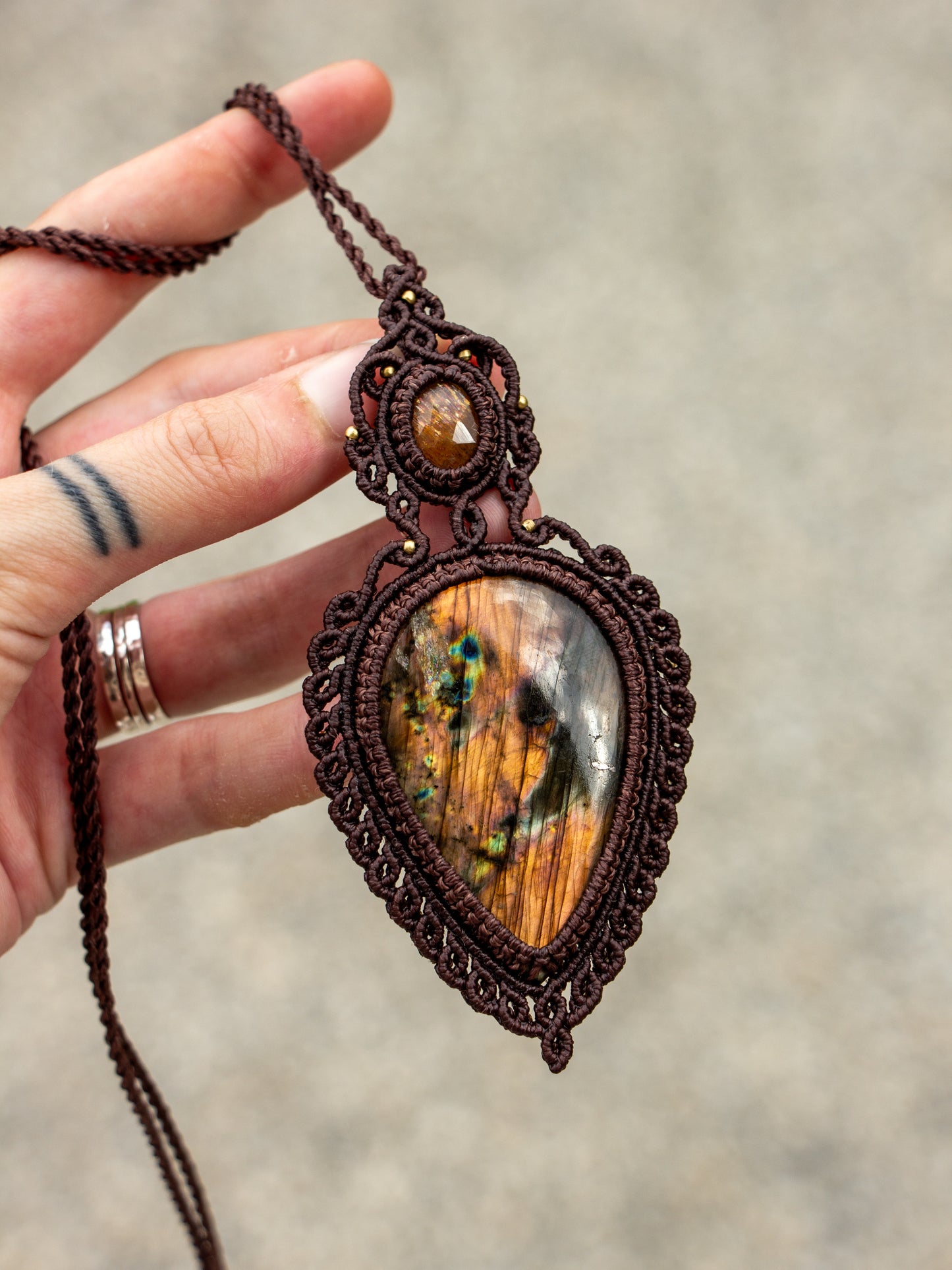 Sunstone & Labradorite macrame necklace