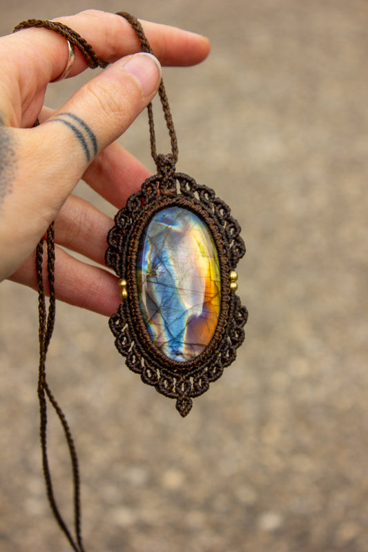 Labradorite • macrame necklace