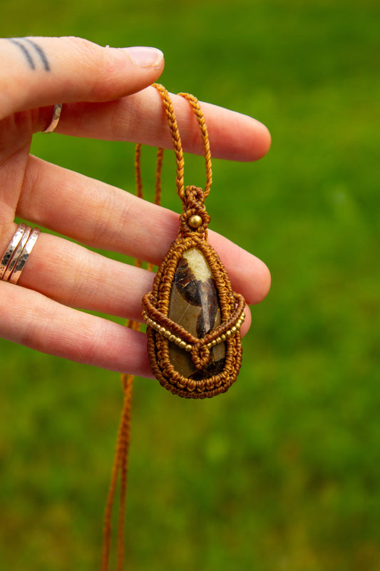 Septarian • macrame necklace