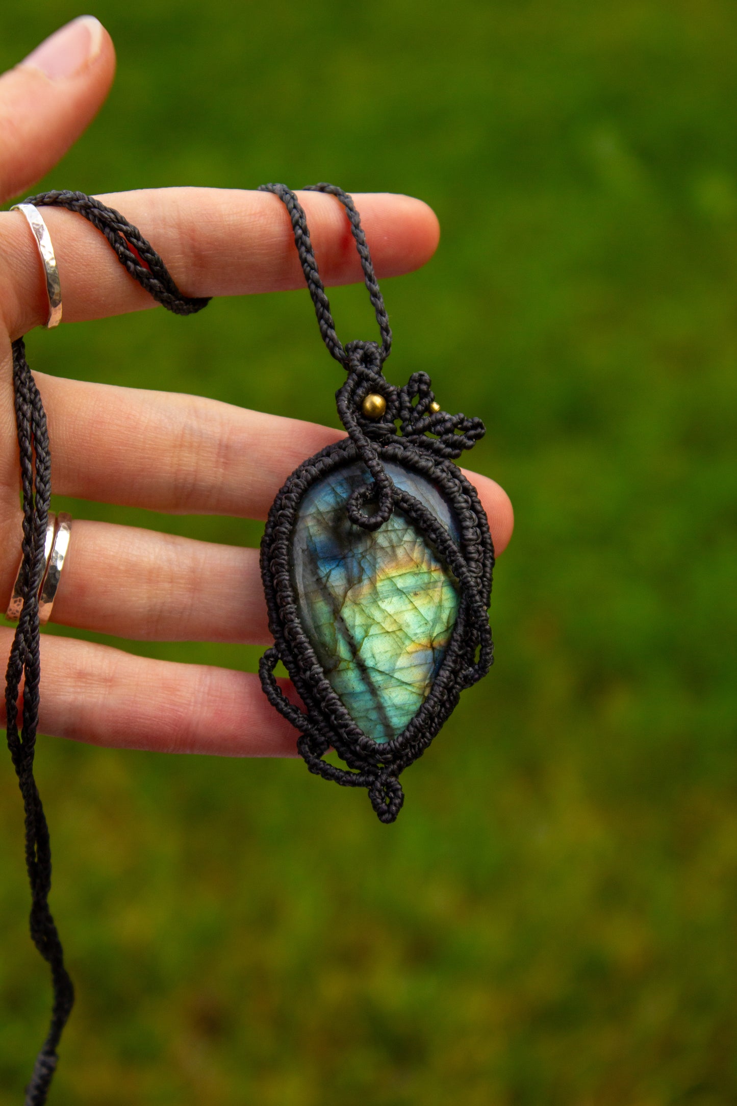 Labradorite • macrame necklace