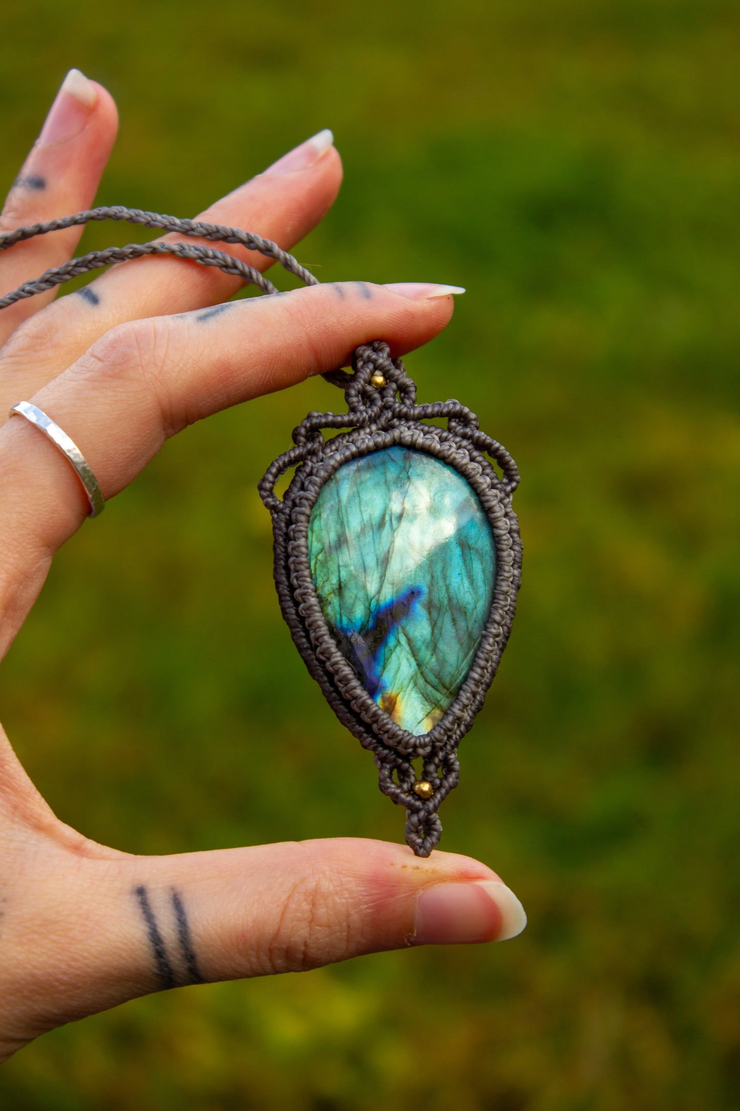 Labradorite • macrame necklace