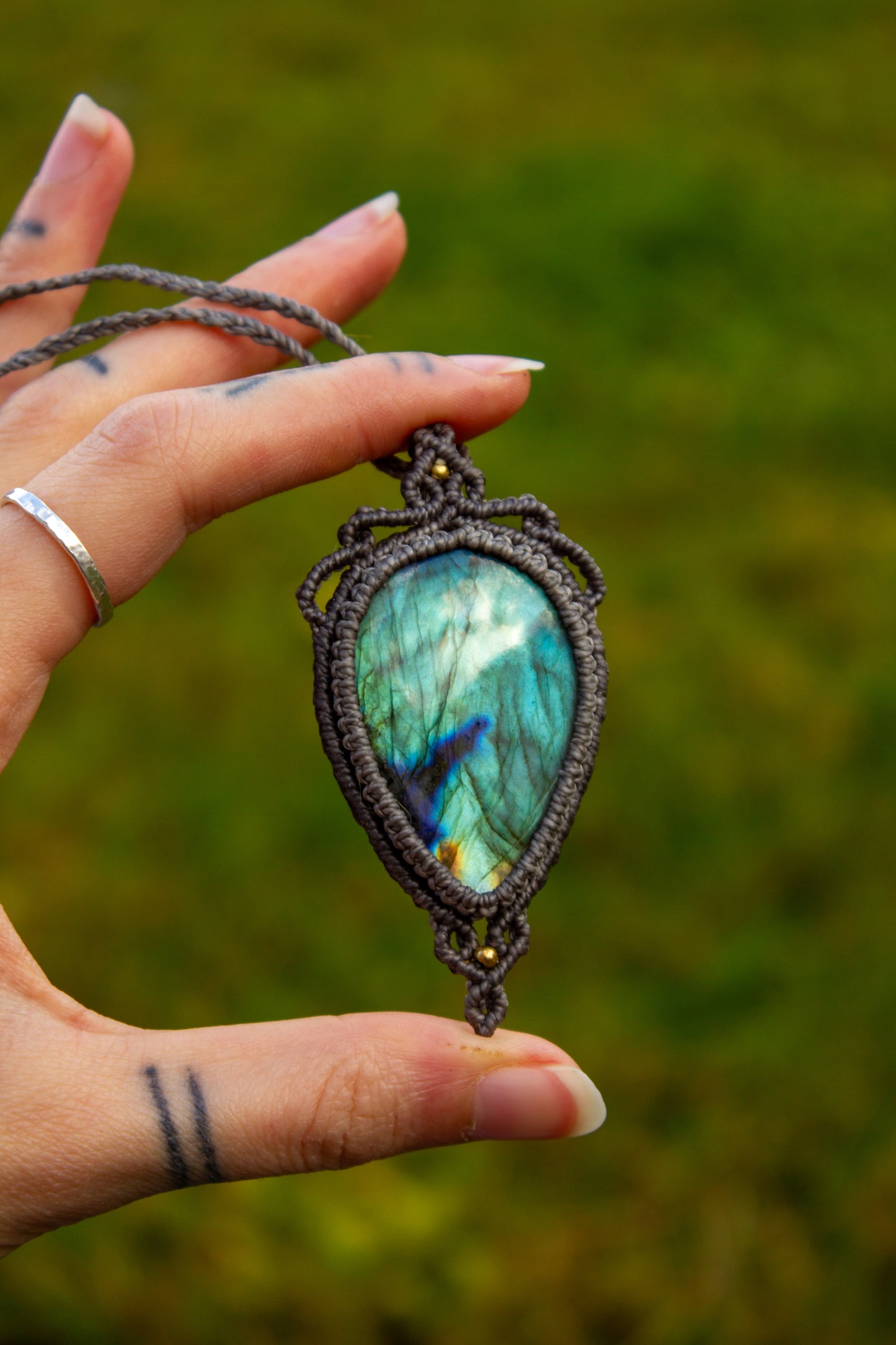 Labradorite • macrame necklace