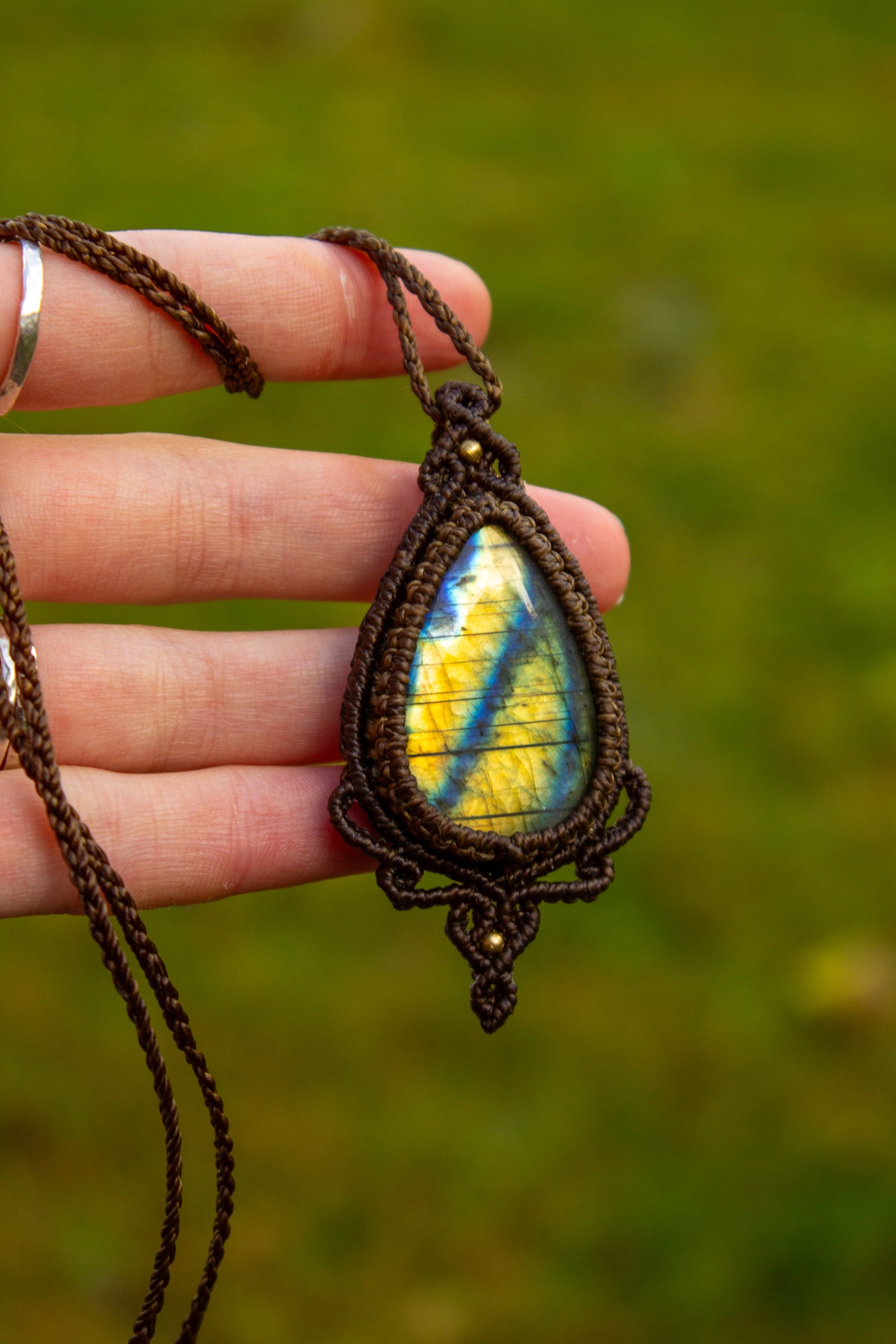 Labradorite • macrame necklace