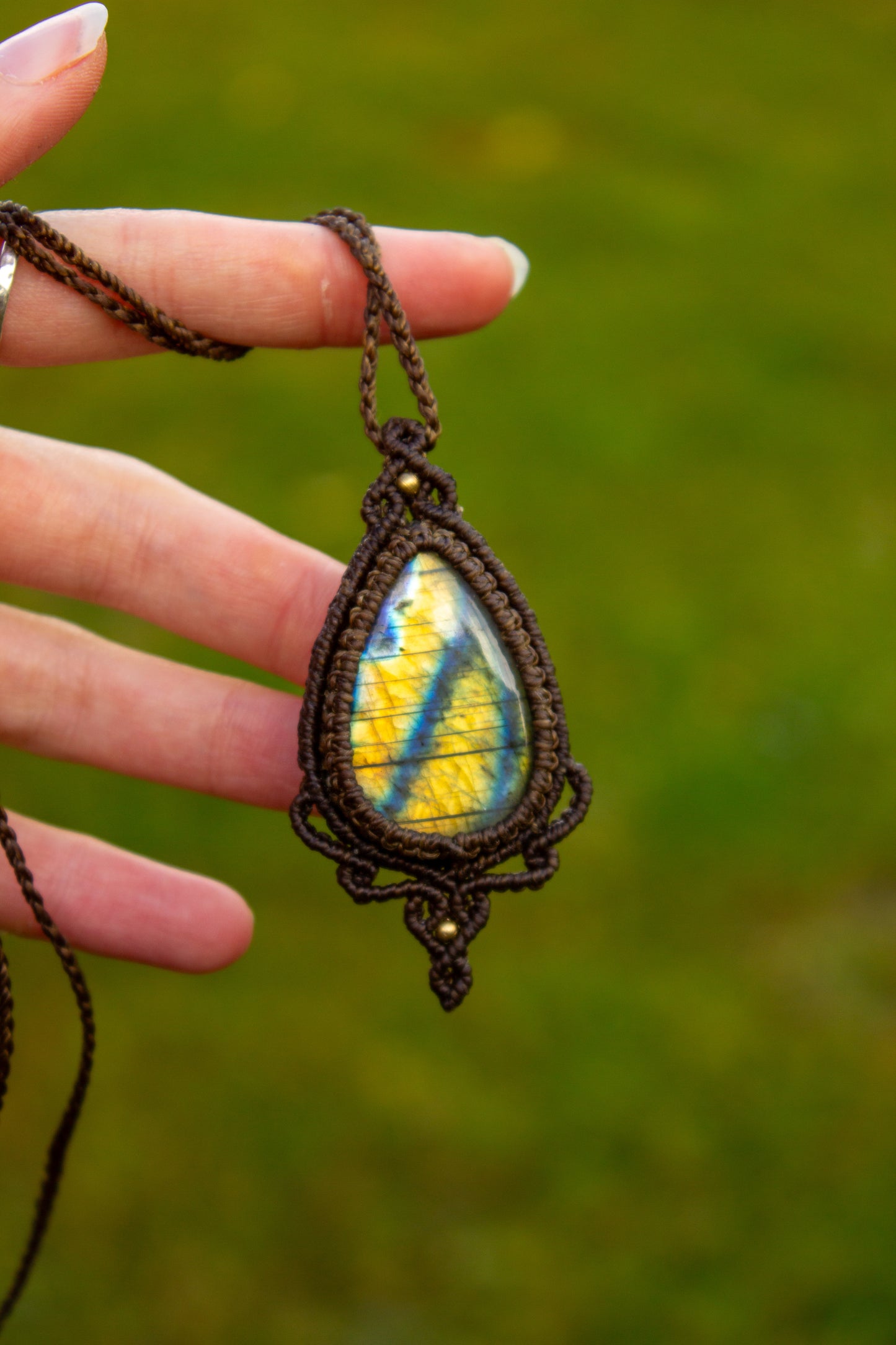 Labradorite • macrame necklace