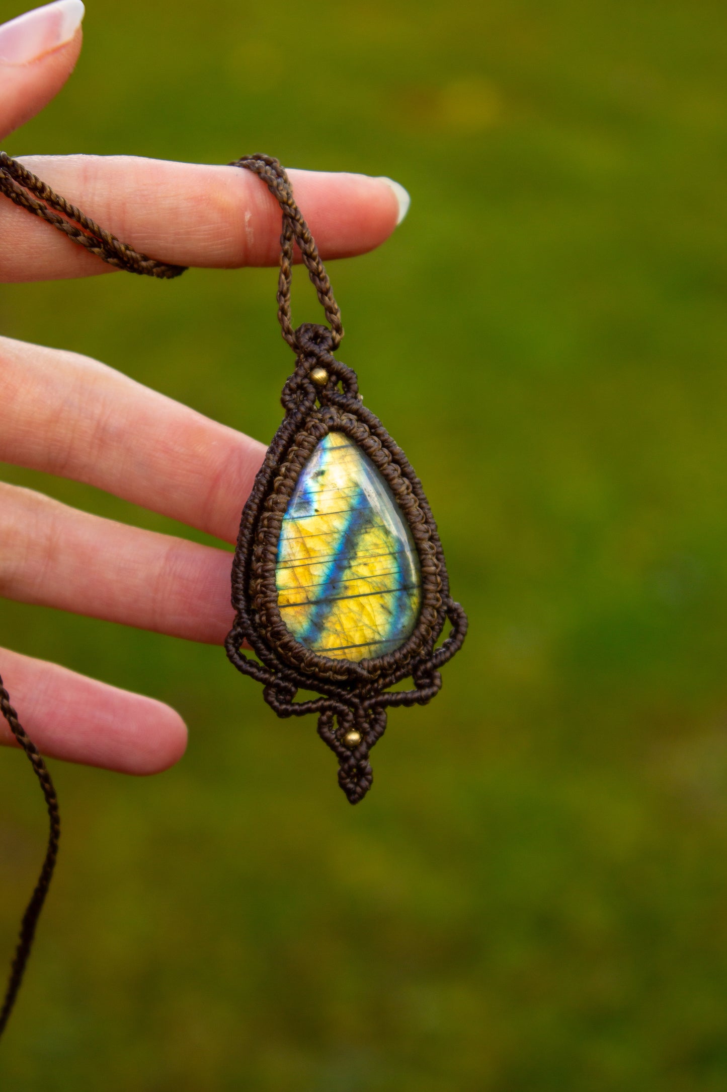 Labradorite • macrame necklace