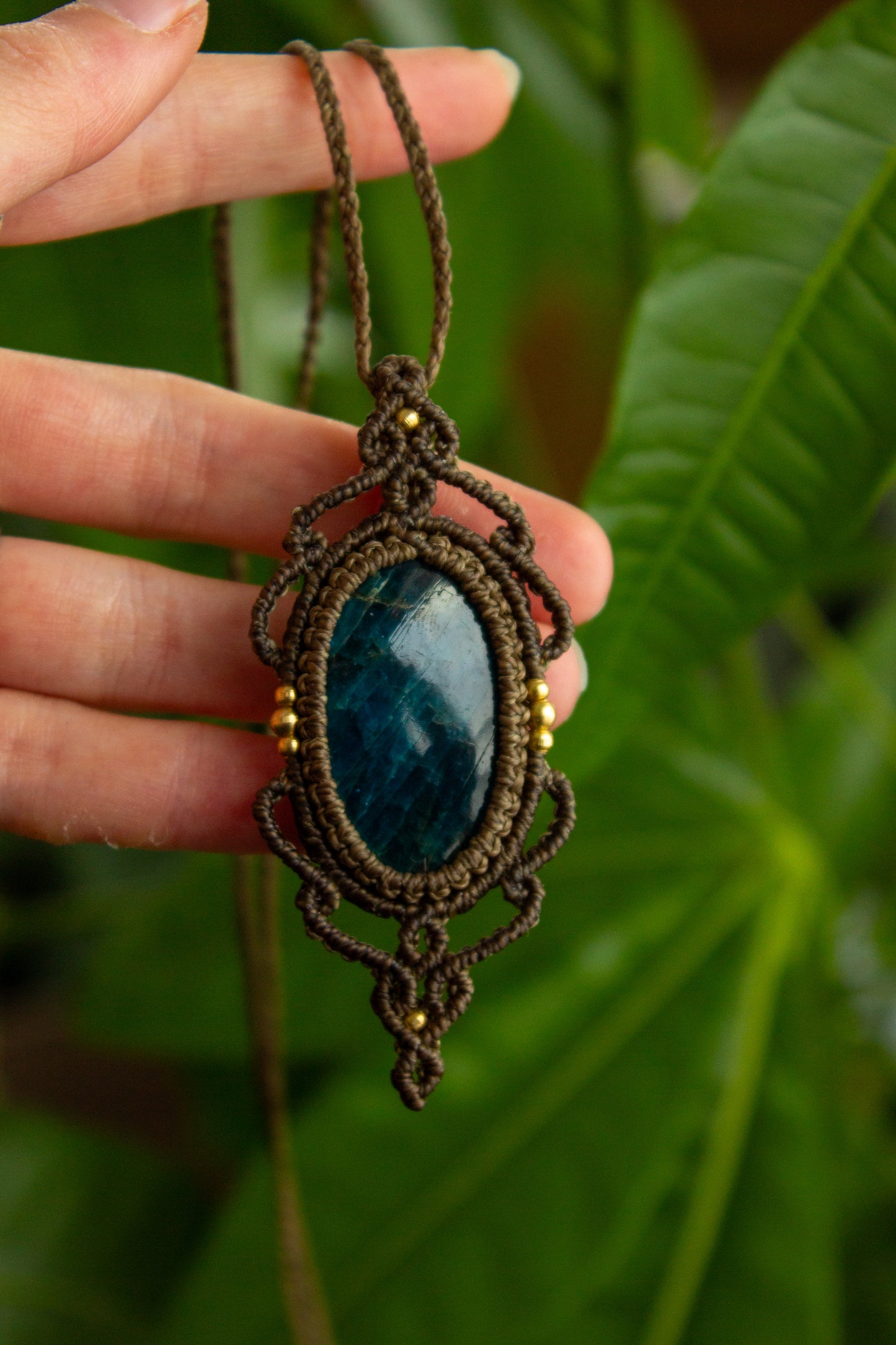 Apatite • macrame necklace