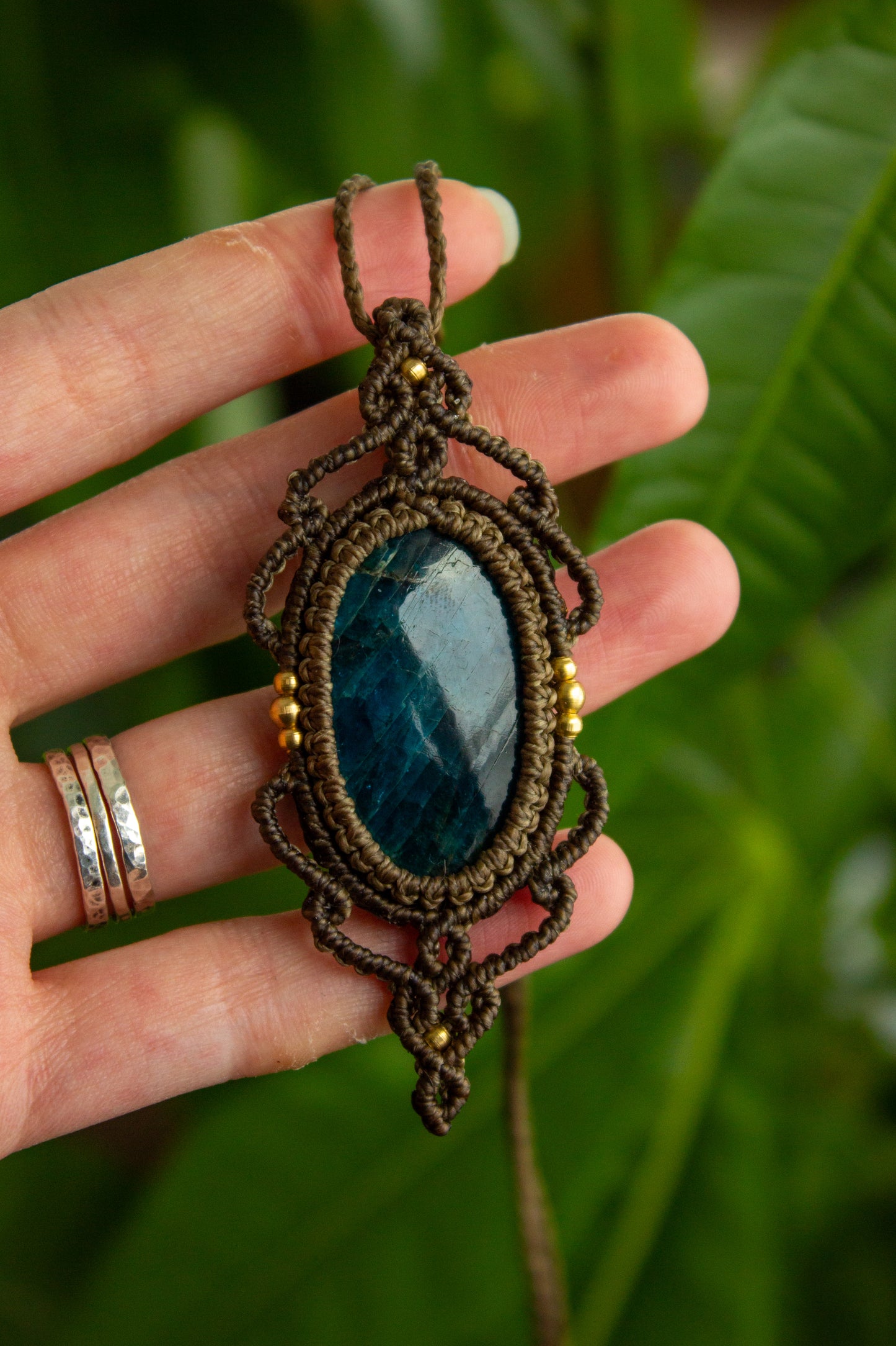 Apatite • macrame necklace