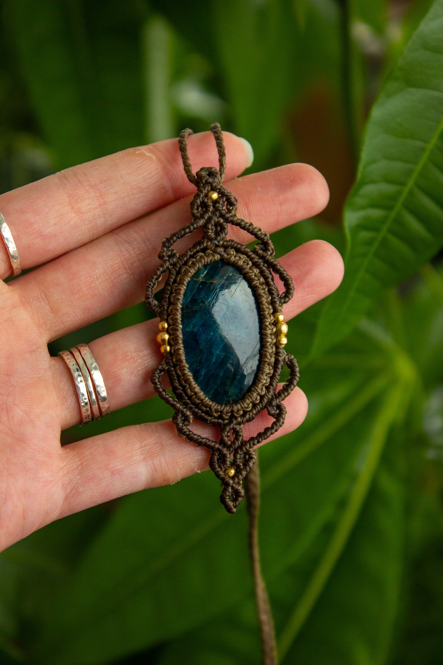Apatite • macrame necklace