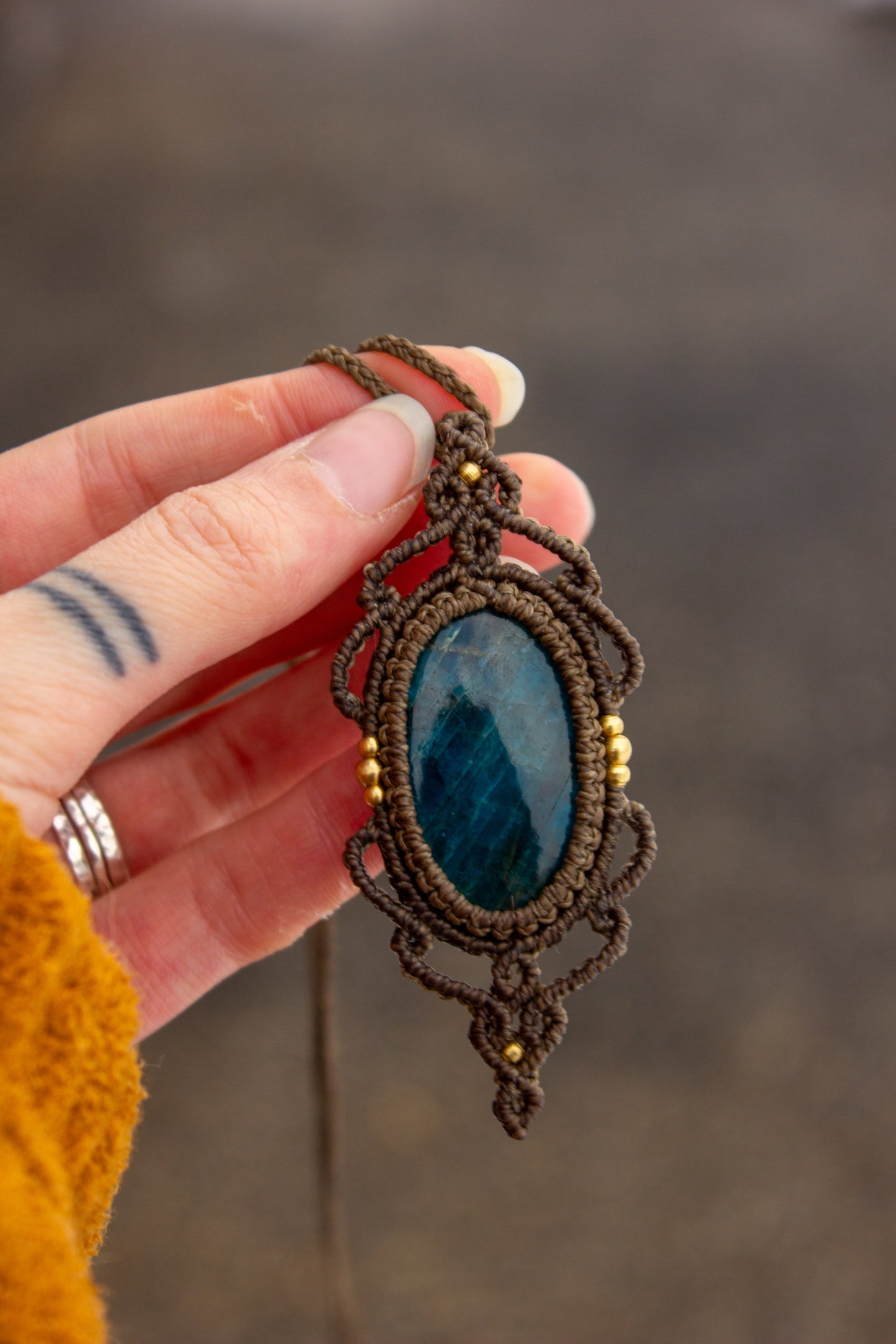 Apatite • macrame necklace