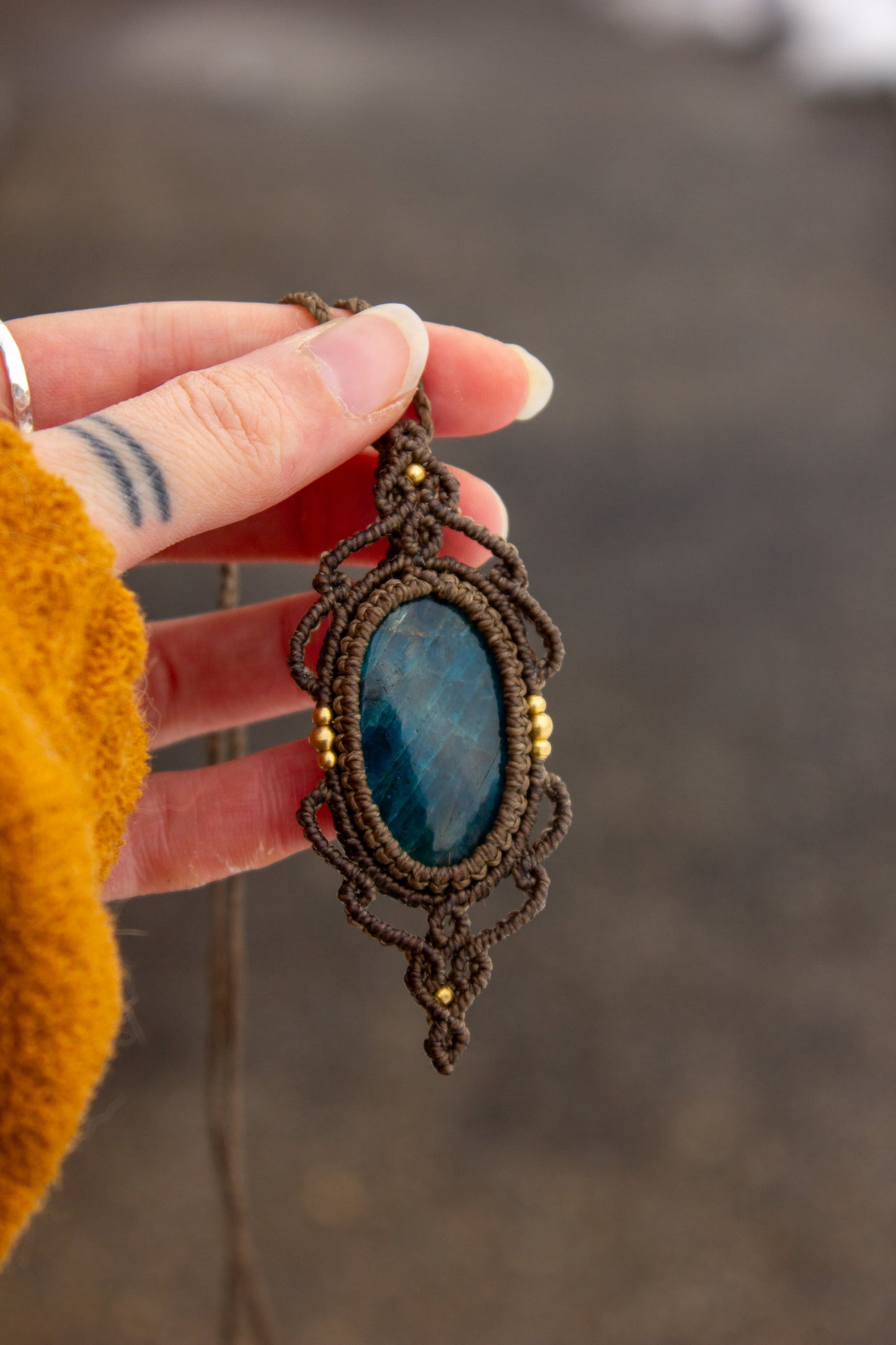 Apatite • macrame necklace