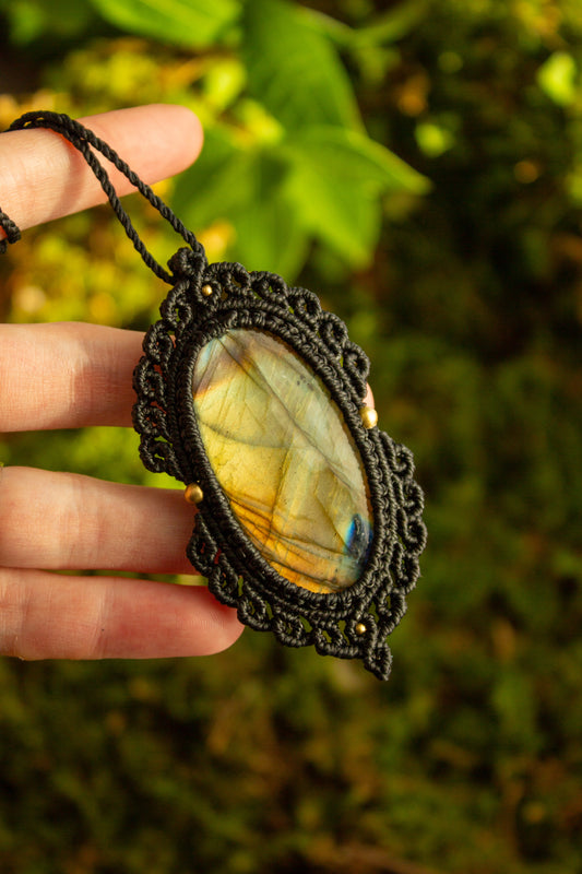 Labradorite • macrame necklace