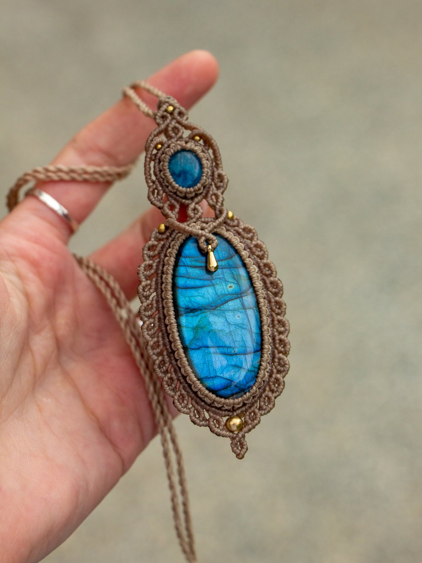Apatite & Labradorite macrame necklace