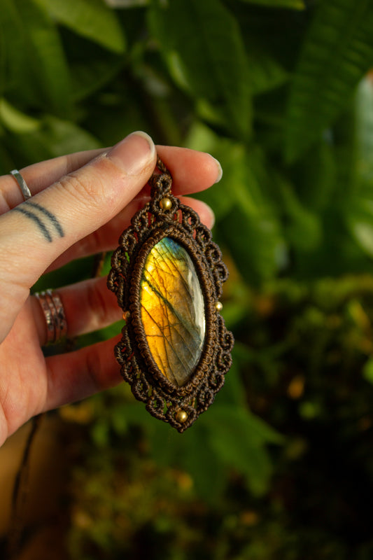 Labradorite • macrame necklace