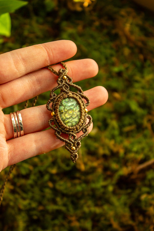 Labradorite • macrame necklace